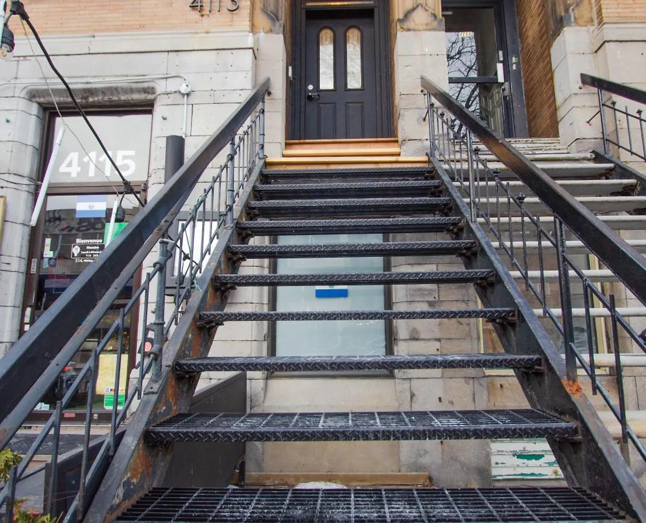Studio #2 - Self Check-In - Plateau - St-Denis Montreal Apartment