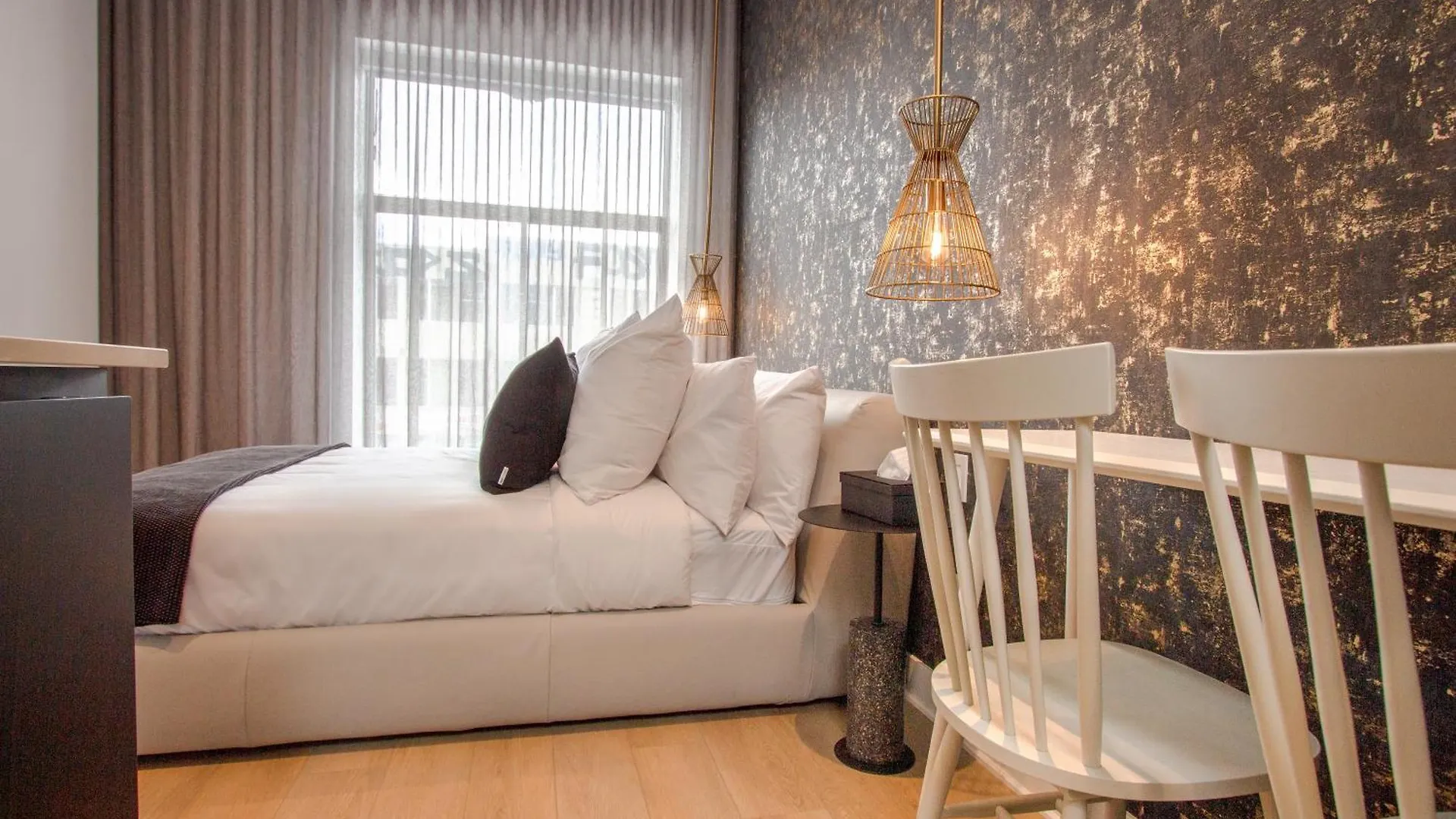 Apartment Studio #2 - Self Check-In - Plateau - St-Denis Montreal