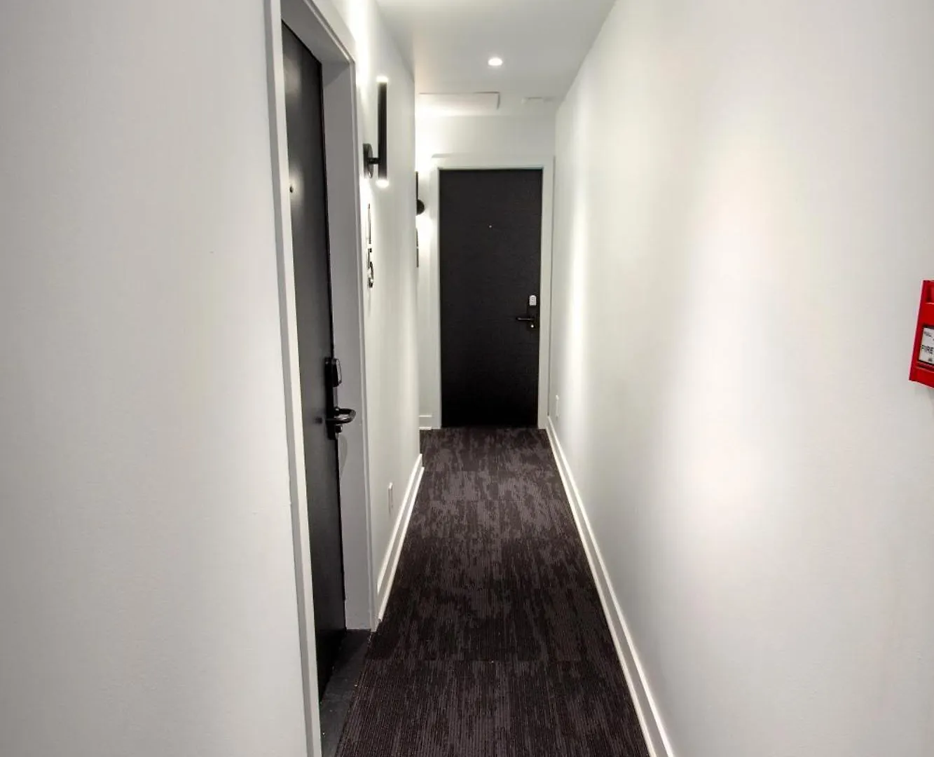 Studio #2 - Self Check-In - Plateau - St-Denis Montreal